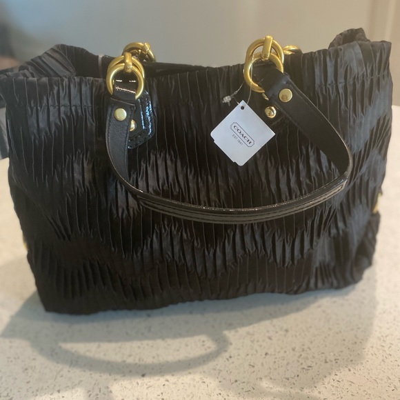 Brand new Coach satin Ashley Carryall bag - Picture 2 of 8